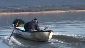 Bursa'da, kaçak balık avlayan iki kişiye para cezası kesildi