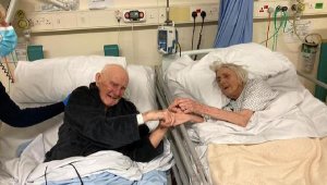 İngiltere'de 70 yıllık evli çift, aynı hastanede koronavirüsten yaşamını yitirdi
