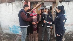 Kayseri'de yaşlı kadının çantasını gasp eden 2 şüpheli yakalandı