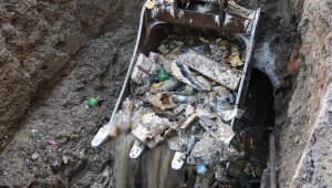 Manisa'daki sulama kanallarından onlarca kamyon çöp çıkarıldı