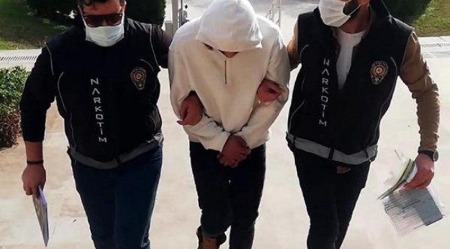 Polisten kaçarken uyuşturucu hapları yutan şüpheli tutuklandı
