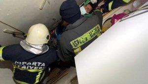 Isparta'da yük asansörü düştü: 2 yaralı