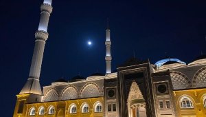 İstanbul'da "Süper Solucan Ay" görsel şölen oluşturdu