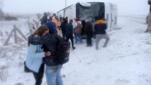 Konya'da 2 tur otobüsü devrildi; 1 Rus turist öldü, 29 kişi yaralı  
