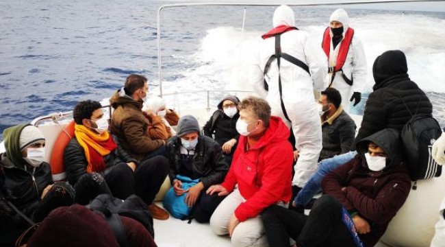 Marmaris'te 15 kaçak göçmen kurtarıldı