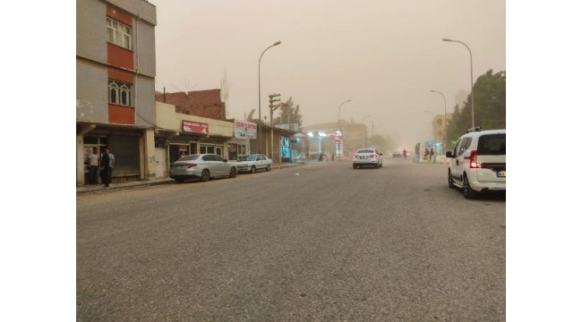 Ceylanpınar'da 'toz bulutu' günlük yaşamı olumsuz etkiledi