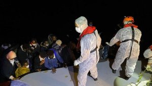 Çeşme'de 48 kaçak göçmen kurtarıldı