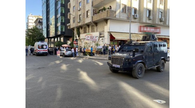 Diyarbakır'da husumetli aileler arasında adliye çıkışı kavga: 5 yaralı, 10 gözaltı