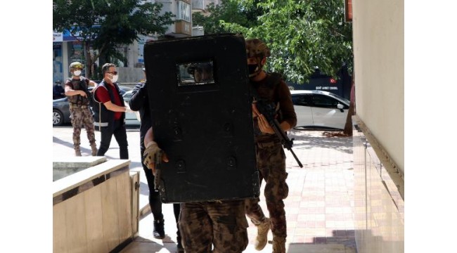 Gaziantep'te, 600 polisle 9 saatlik uyuşturucu operasyonu başladı