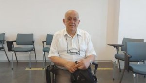 74'ünde Osmanlıca öğrenen emekli öğretmenin hedefi tarih doktorası