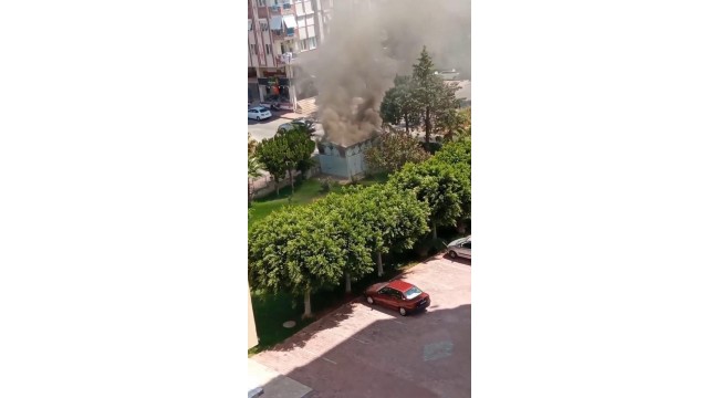 Antalya'da site bahçesindeki trafo yangını korkuttu