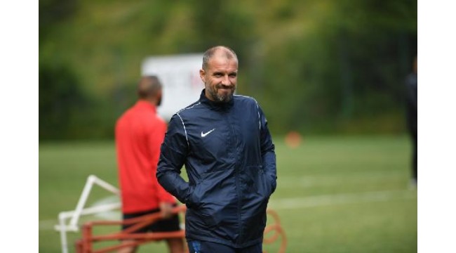 Bursaspor Teknik Direktörü Mustafa Er: Minimum 8 transfer yapacağız
