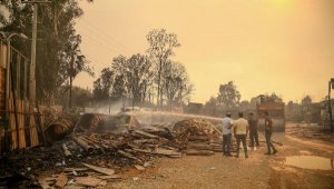 Manavgat'taki büyük yangında 2'nci gün; 3 ölü
