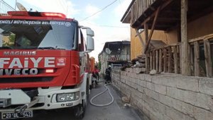 Pamukkale'de tek katlı evde çıkan yangında 1 kişi dumandan etkilendi