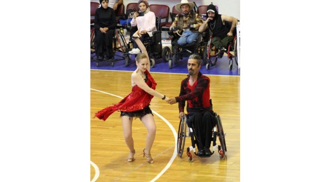 Tekerlekli Sandalye Türkiye Dans Şampiyonası Antalya'da yapıldı