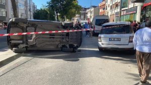 Ataşehir'de otomobil park halindeki lüks cipe çarptı