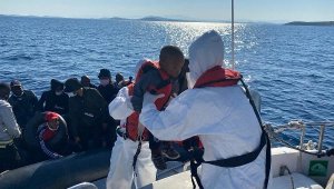 Ayvalık açıklarında Yunanistan'ın ölüme terk ettiği göçmenler kurtarıldı