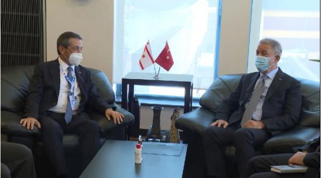 Bakan Akar, KKTC Dışişleri Bakanı Ertuğruloğlu ile görüştü