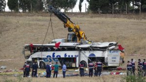 Balıkesir'de yolcu otobüse takla attı: 15 ölü, 17 yaralı