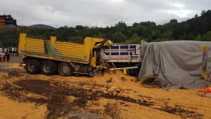 Bolu'da 1 kamyon ile 2 TIR çarpıştı: 1 ölü, 2 yaralı