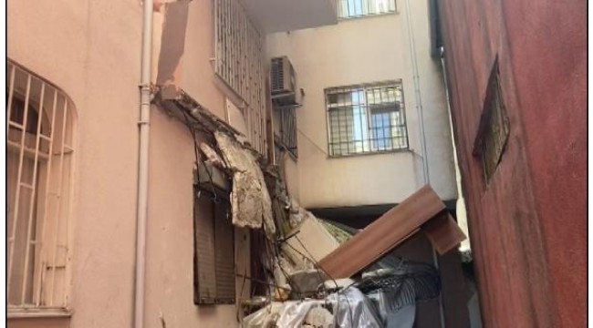 Güngören'de balkon çöktü; 5 katlı bina mühürlenerek boşaltıldı