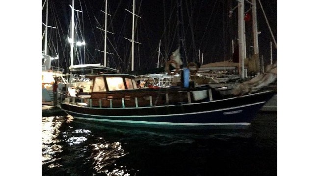 Halatı başka teknenin pervanesine dolanan yelkenlideki 3 kişi kurtarıldı