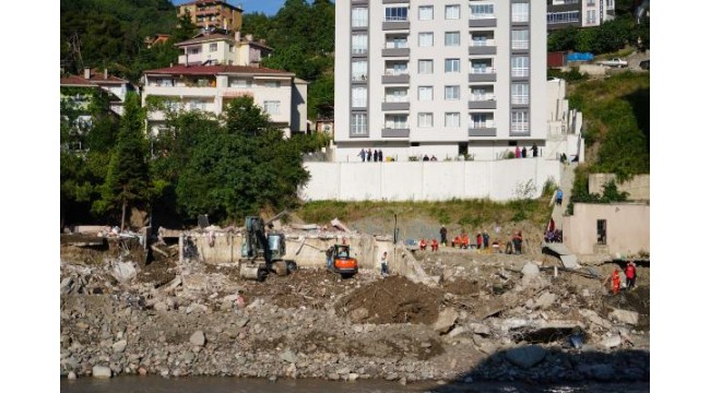 Kastamonu'daki sel felaketinde 62 kayıp aranıyor; 1 müteahhit için gözaltı kararı
