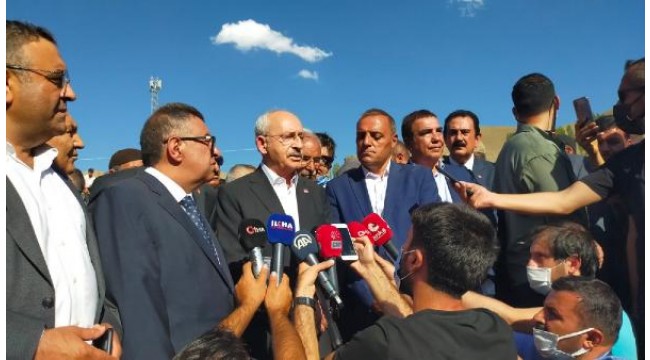 Kılıçdaroğlu, Van'da selin vurduğu Esenyamaç'ta incelemelerde bulundu
