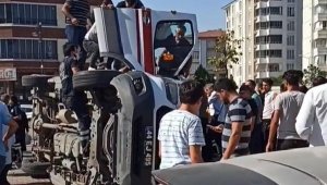 Malatya'da ambulans ile otomobil çarpıştı: 6 yaralı