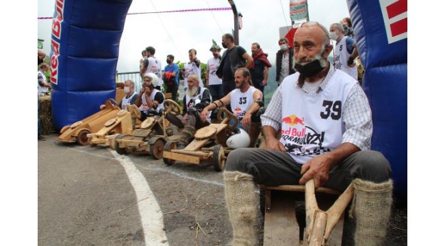 Rize'de 'formulaz' tahta araba yarışları heyecanı