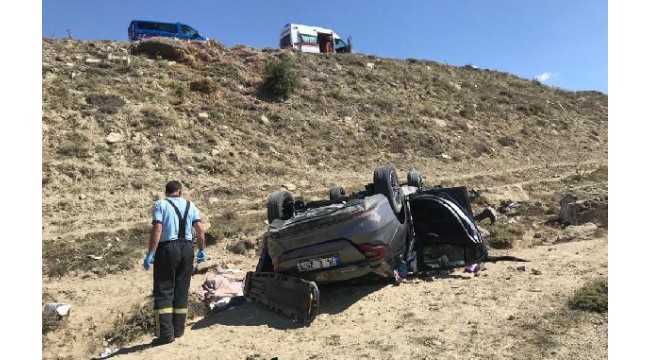 Sivas'ta otomobil, şarampole devrildi: 1 ölü, 3'ü çocuk 5 yaralı