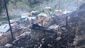 Yusufeli'nde ahşap 33 ev yandı - Yeniden