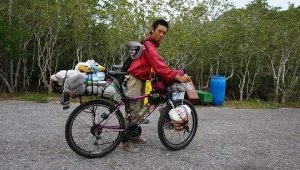 12 yıl önce bisikletiyle Japonya'dan dünya turuna çıktı, Elazığ'da bıçaklandı