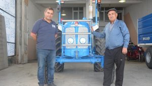 Babasının ihtiyaçtan sattığı traktörü 35 yıl sonra geri aldı