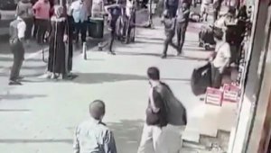 Laleli'de esnaf ile alkollü olduğu öne sürülen kişiler arasında kavga