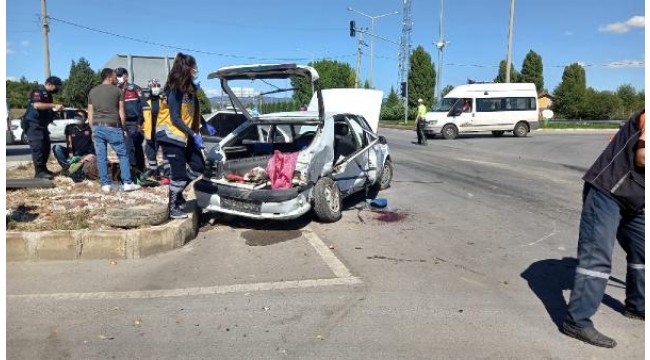 Sivil polis aracı ile otomobil çarpıştı: 2'si polis 5 yaralı 