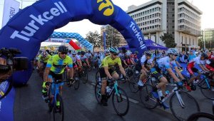 Turkcell GranFondo İzmir'de pedallar eğitim için döndü