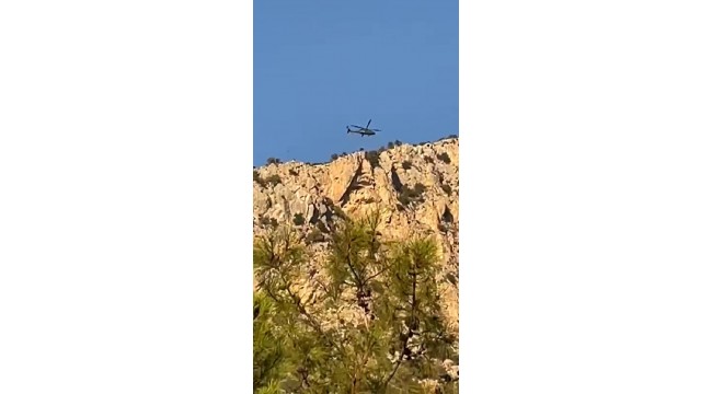 Babadağ'dan havalanan yamaç paraşütçüsü, kayalıklara düştü