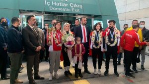 Dünya Para Tekvando Şampiyonası'nda derece alan milli sporcular Ankara'da coşkuyla karşılandı