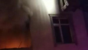 Gaziosmanpaşa'da yangında can pazarı; mahsur kalan 5 kişi kurtarıldı